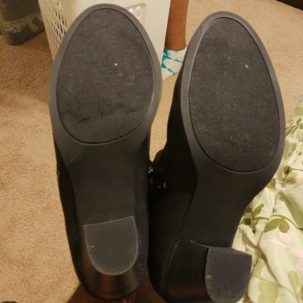 Shoes - Picture 5 of 5